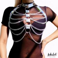 Adalet Lingerie Bianca arnés de pecho de cuero vegano con cadena, imagen 3